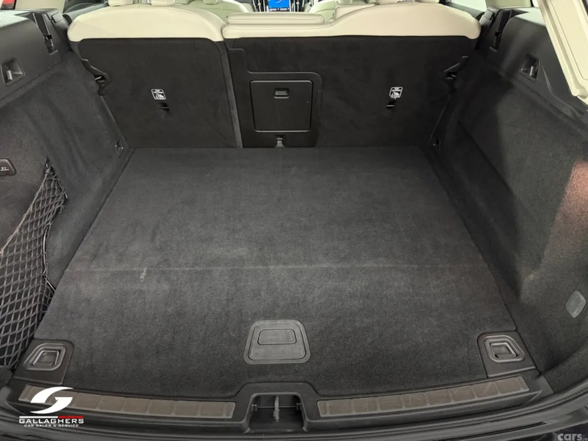 Volvo XC60 SUV, Petrol Plug-in Hybrid, 2023, Black