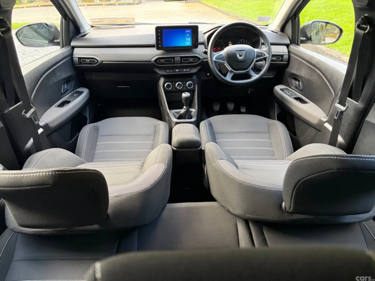 Dacia Jogger MPV, Petrol, 2023, Grey