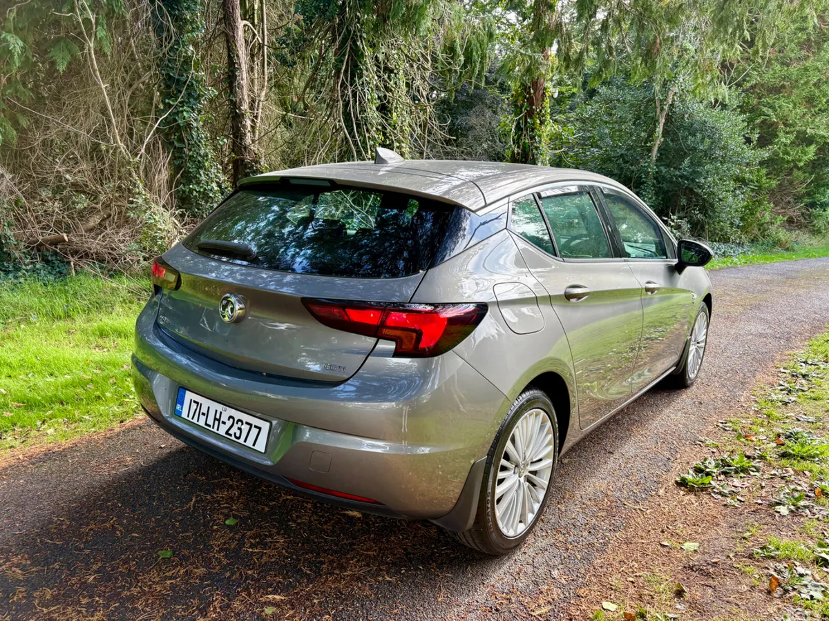 Vauxhall Astra Hatchback, Diesel, 2017, Grey