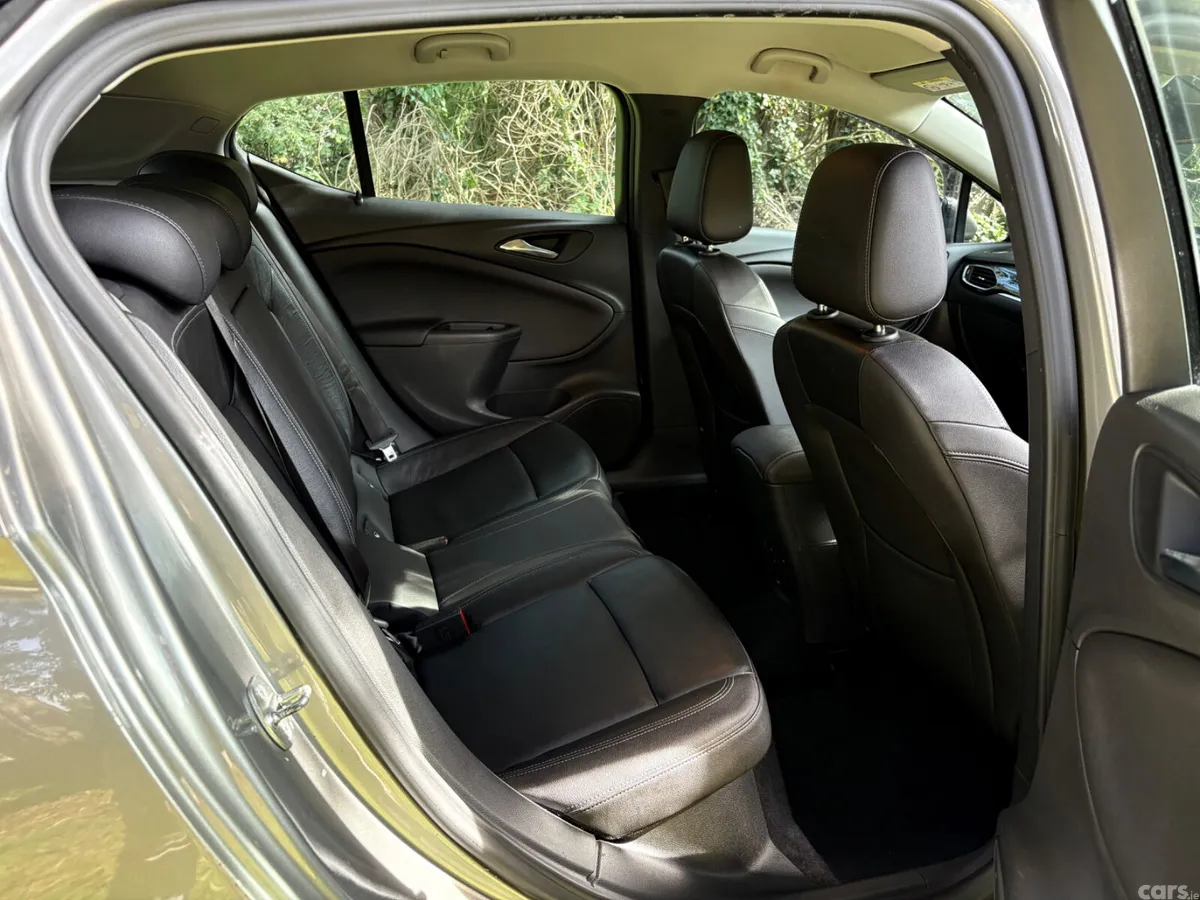 Vauxhall Astra Hatchback, Diesel, 2017, Grey
