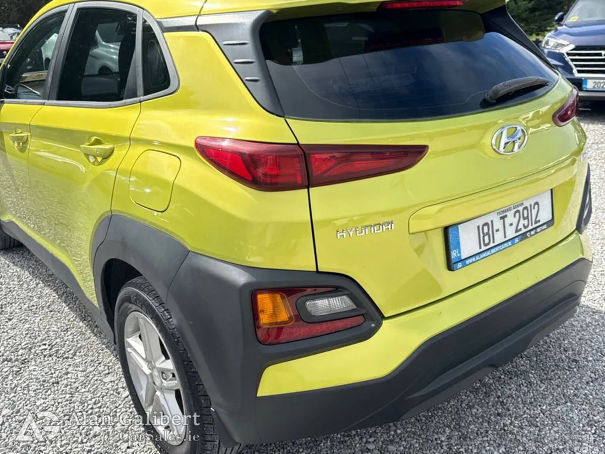 Hyundai KONA MPV, Petrol, 2018, Green