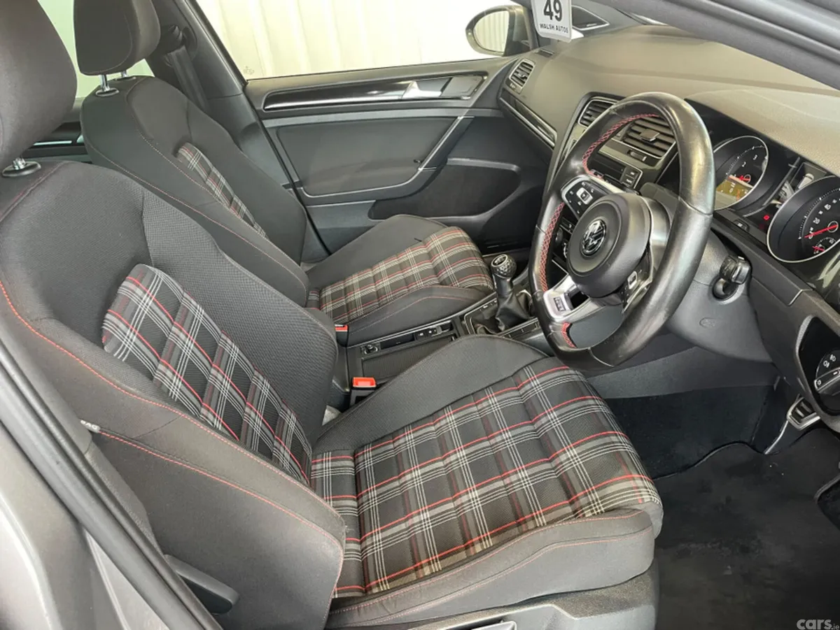 Volkswagen Golf Hatchback, Petrol, 2017, Grey