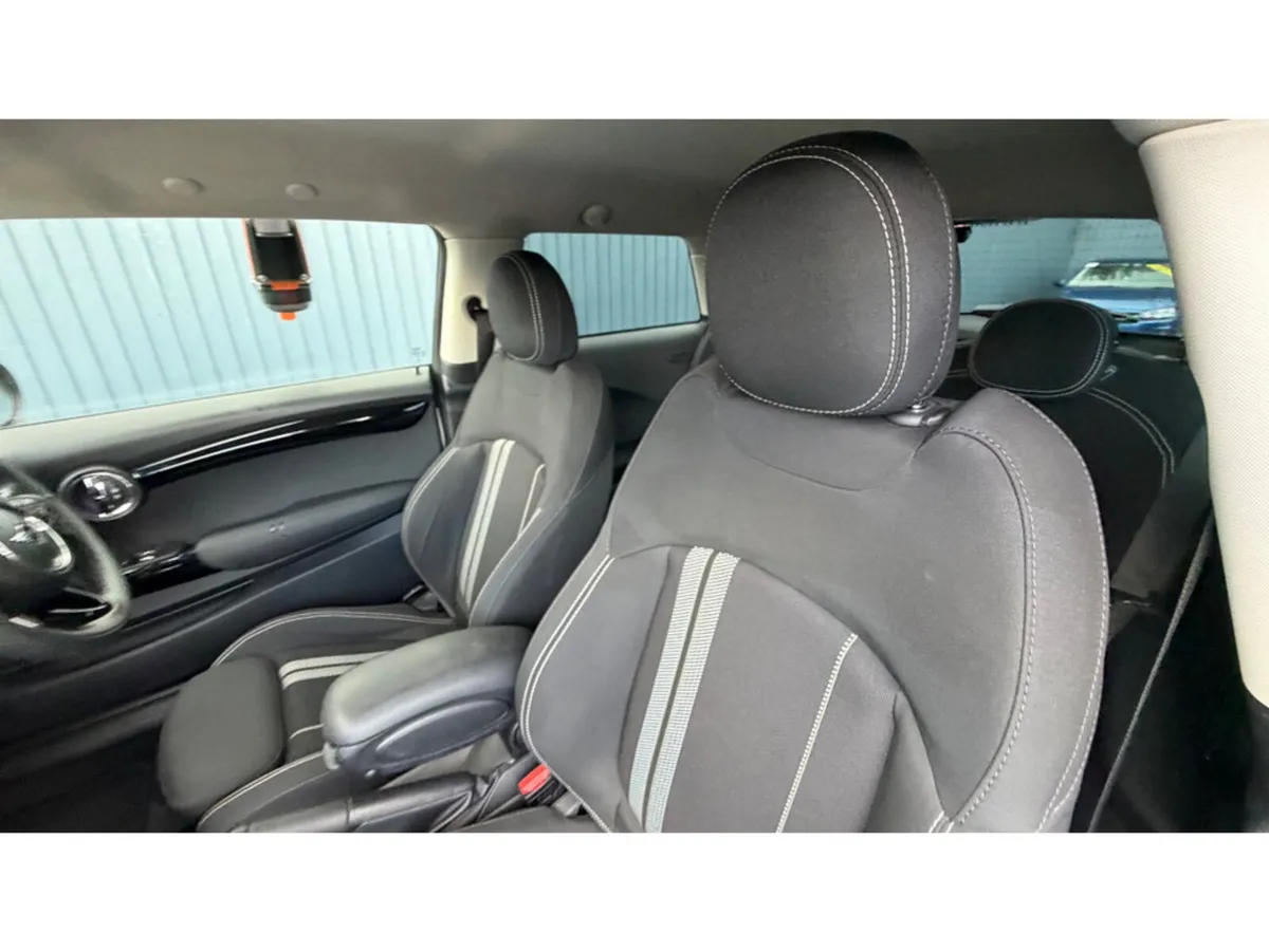 Mini Cooper Hatchback, Diesel, 2020, White