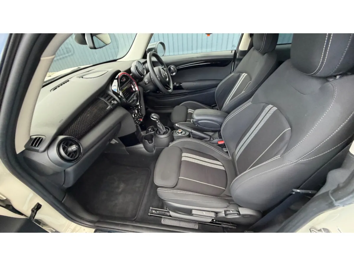 Mini Cooper Hatchback, Diesel, 2020, White