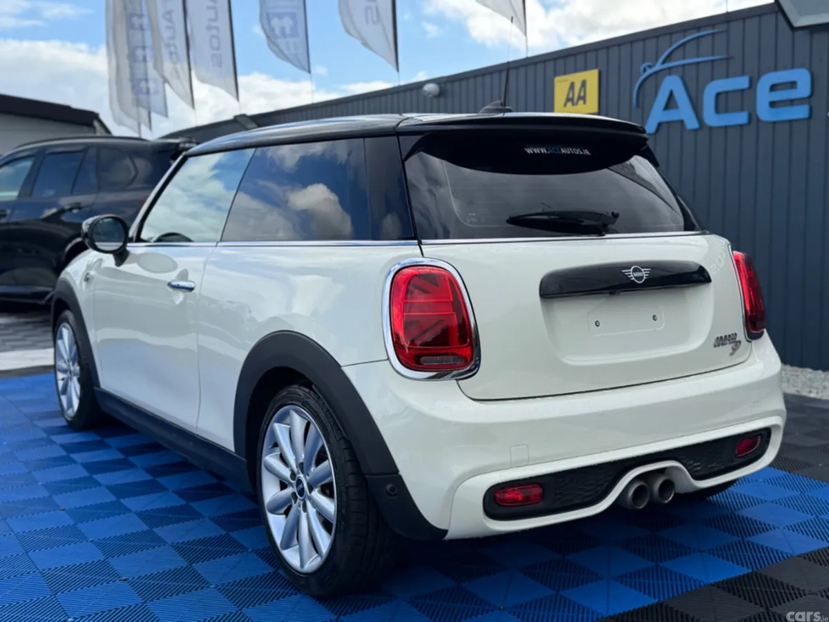 Mini Cooper Hatchback, Diesel, 2020, White