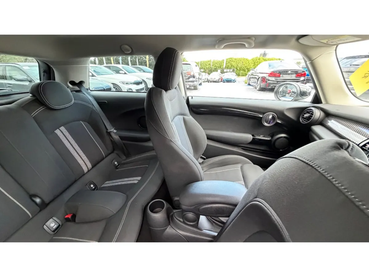Mini Cooper Hatchback, Diesel, 2020, White