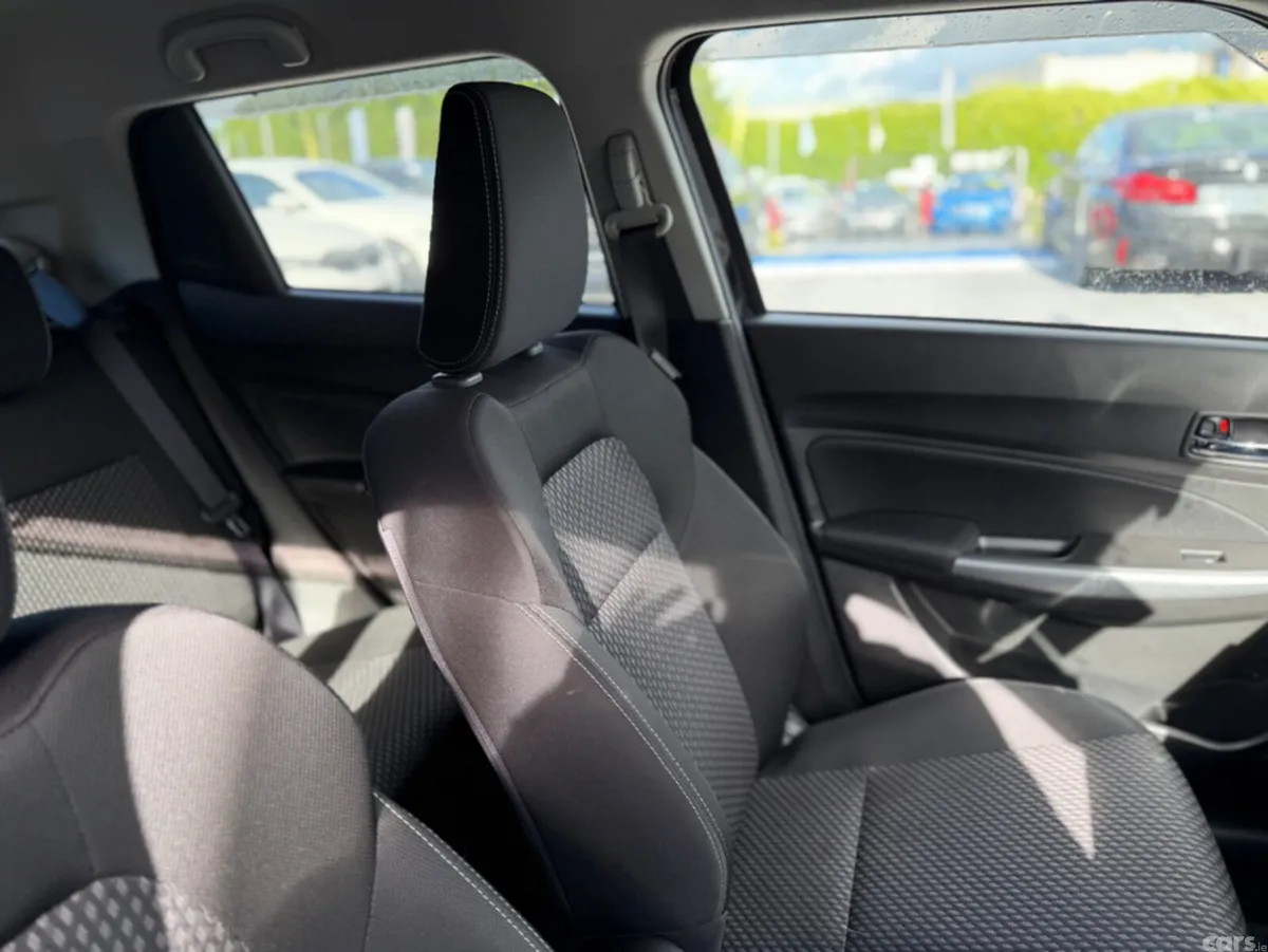 Suzuki Swift Hatchback, Petrol, 2019, Black