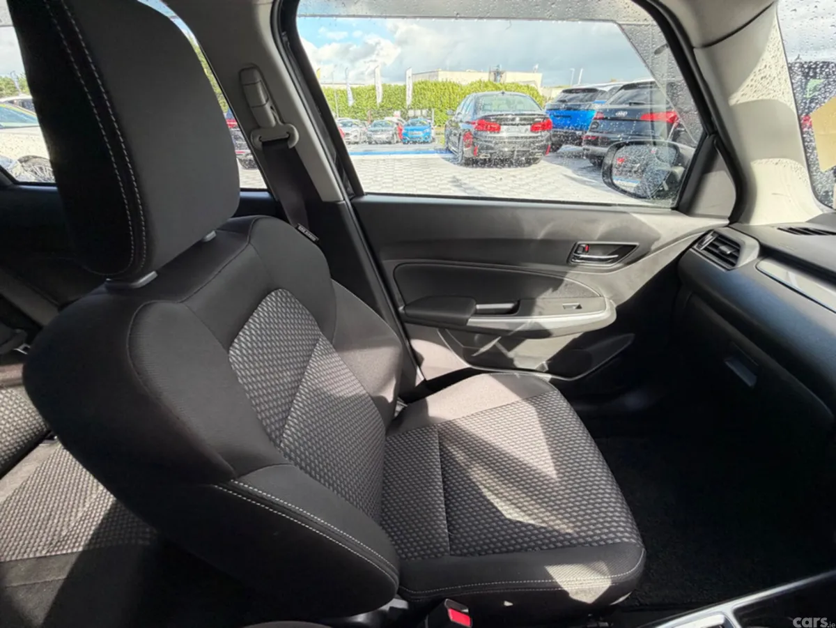 Suzuki Swift Hatchback, Petrol, 2019, Black
