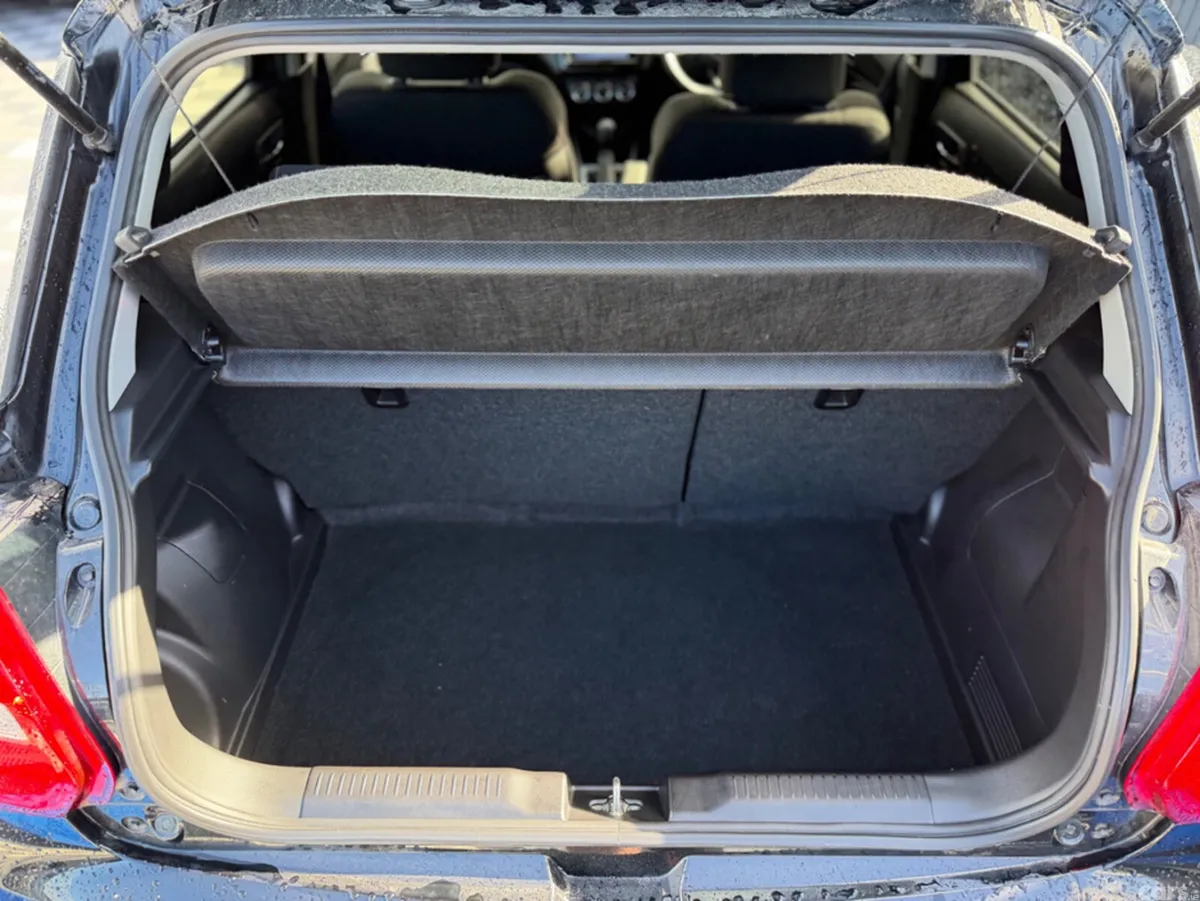 Suzuki Swift Hatchback, Petrol, 2019, Black