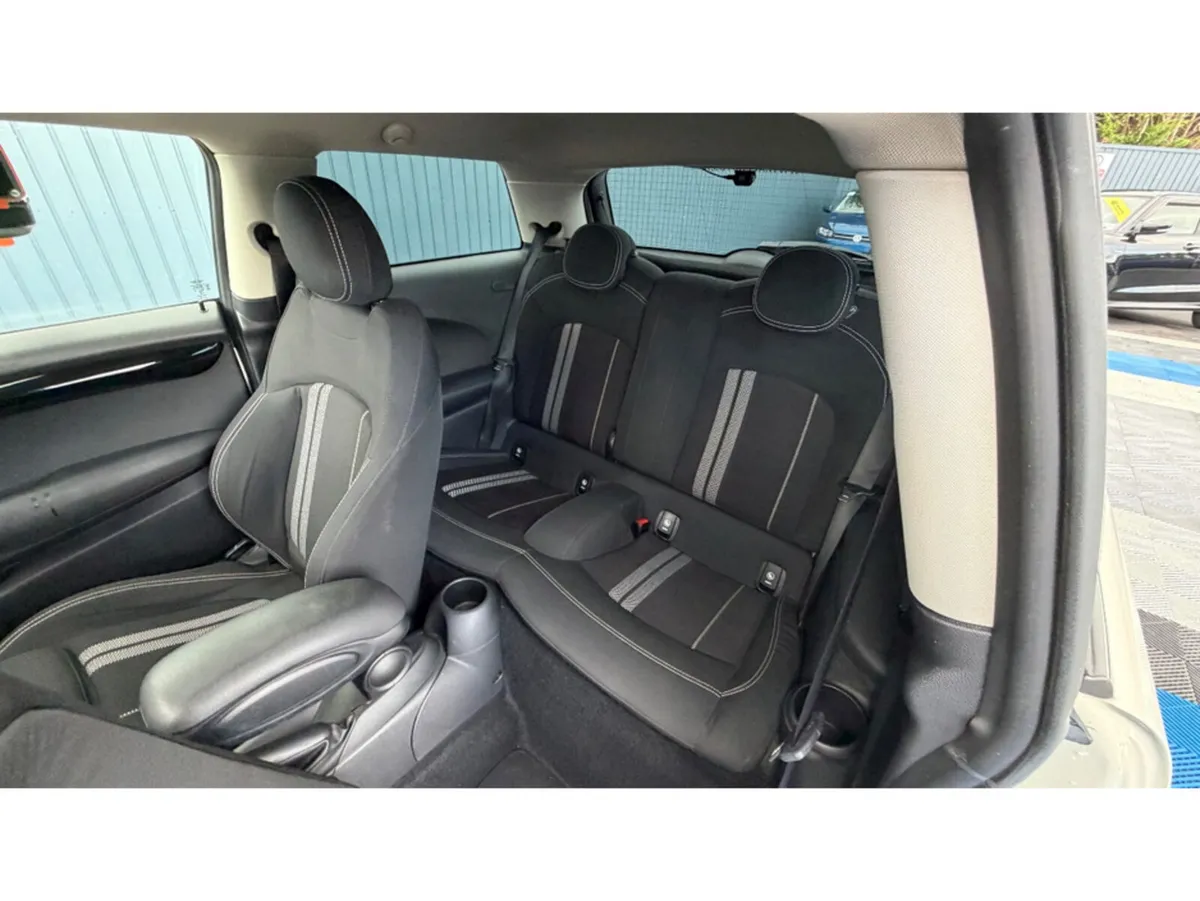 Mini Cooper Hatchback, Diesel, 2020, White