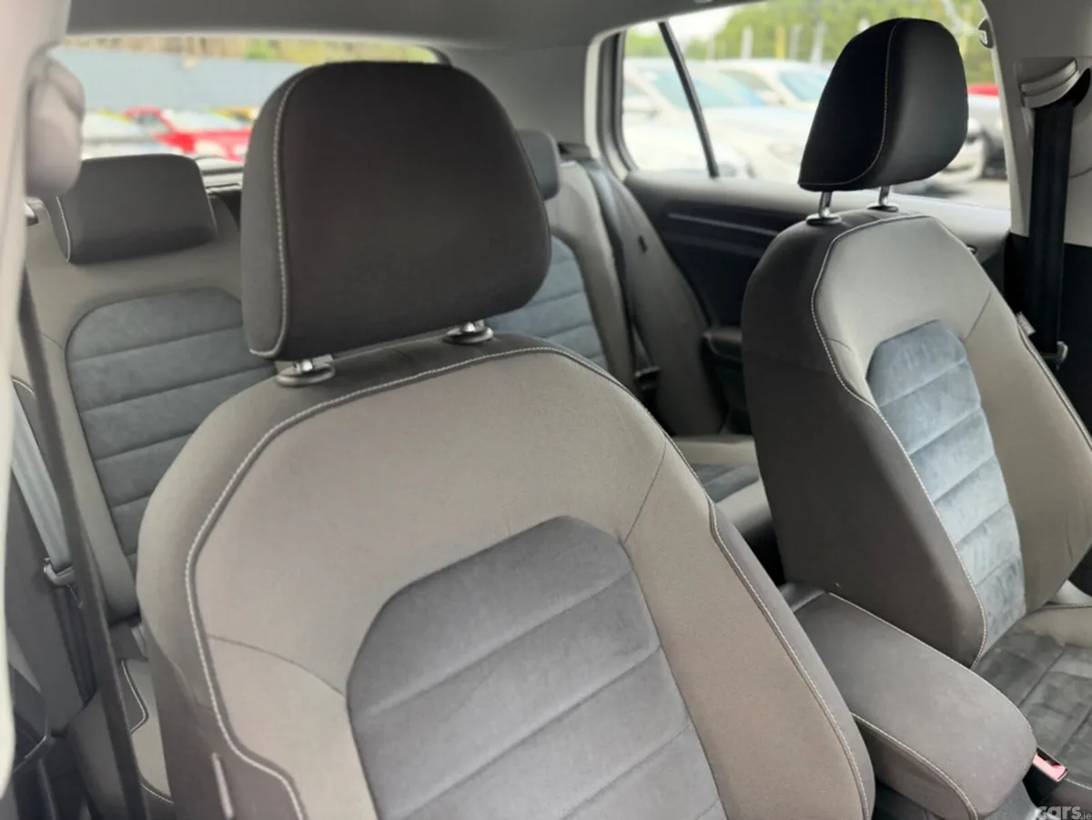 Volkswagen Golf Hatchback, Petrol, 2016, Silver