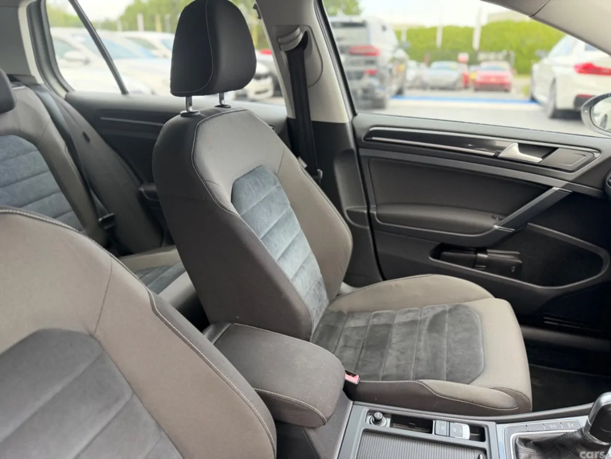 Volkswagen Golf Hatchback, Petrol, 2016, Silver