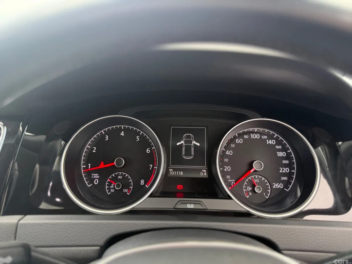 Volkswagen Golf Hatchback, Petrol, 2016, Silver