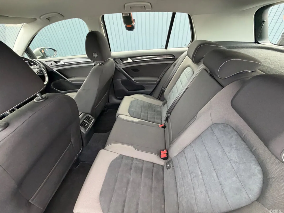 Volkswagen Golf Hatchback, Petrol, 2016, Silver