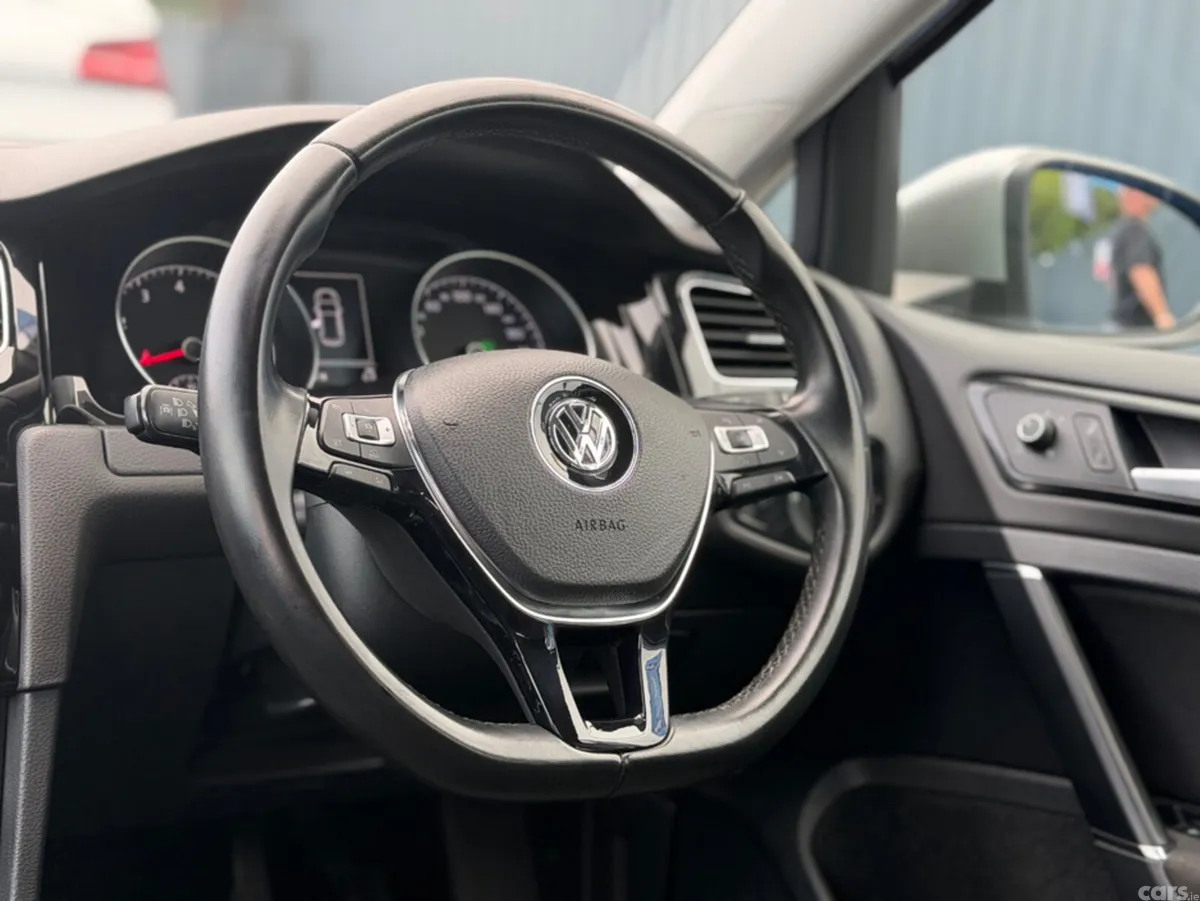 Volkswagen Golf Hatchback, Petrol, 2016, Silver