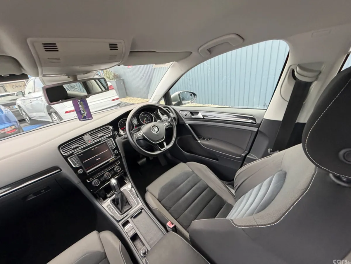 Volkswagen Golf Hatchback, Petrol, 2016, Silver
