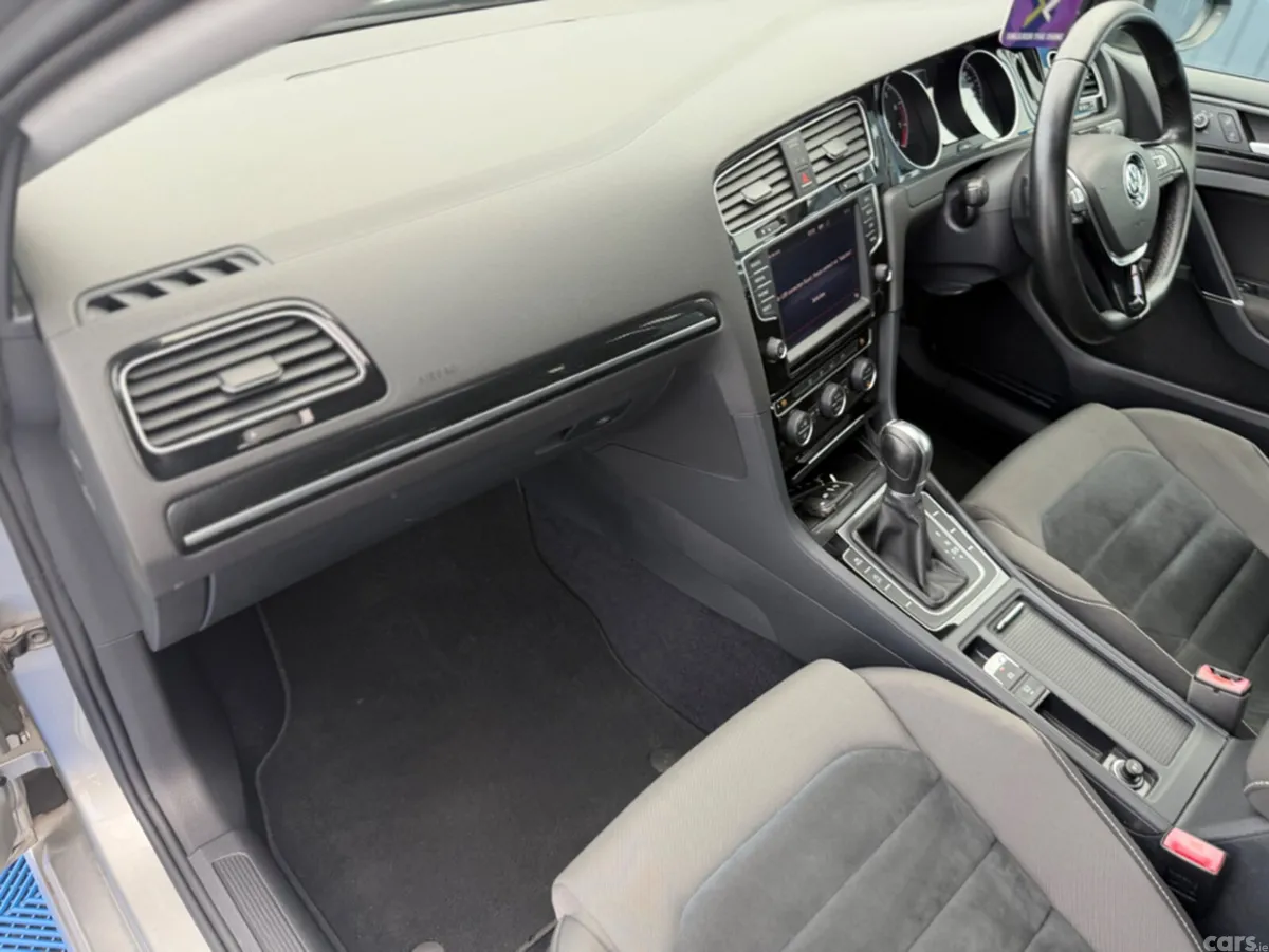 Volkswagen Golf Hatchback, Petrol, 2016, Silver