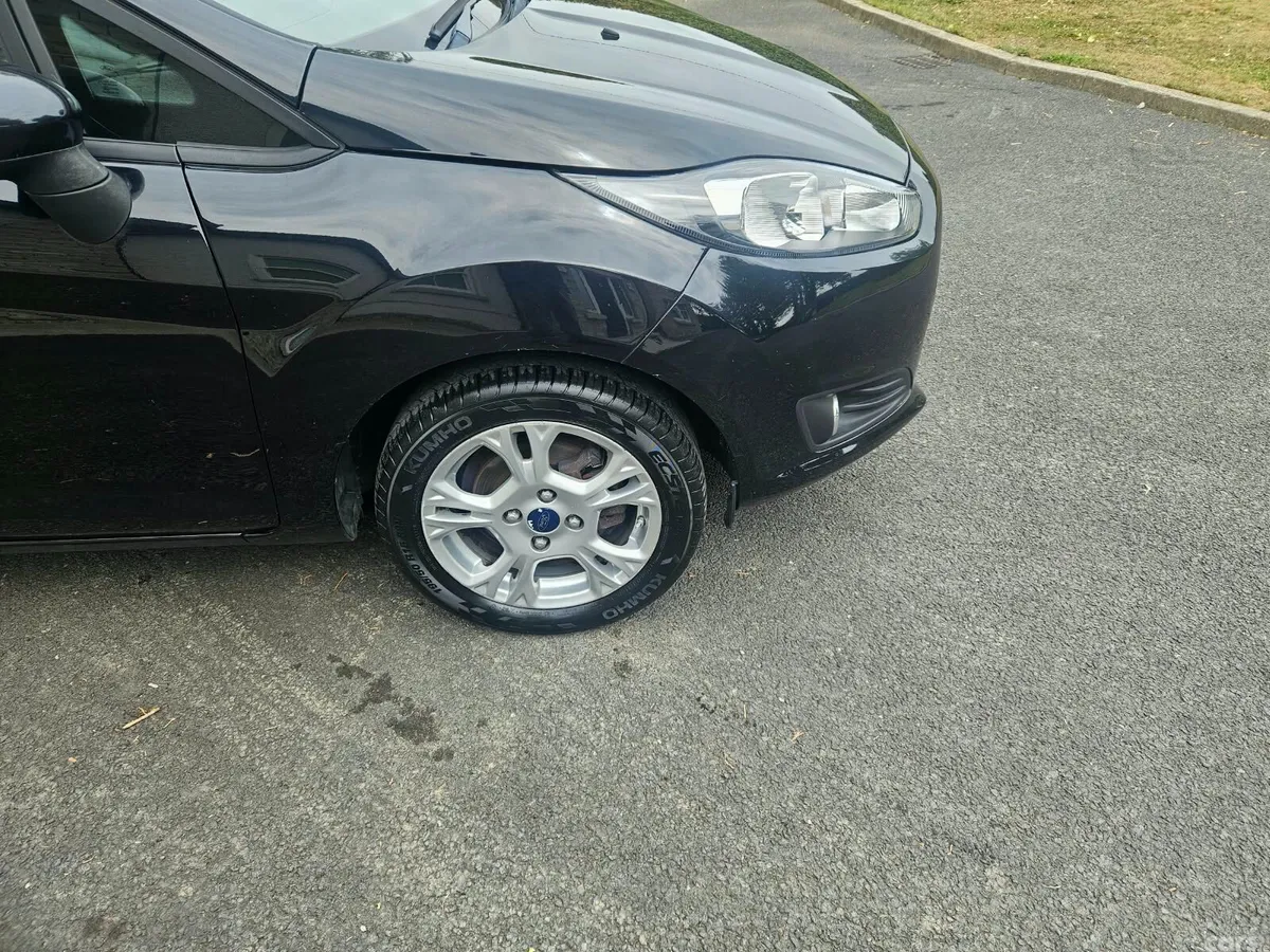 Ford Fiesta Hatchback, Petrol, 2015, Black