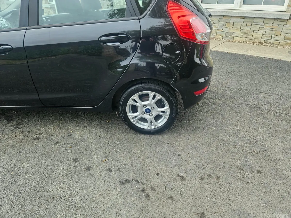 Ford Fiesta Hatchback, Petrol, 2015, Black