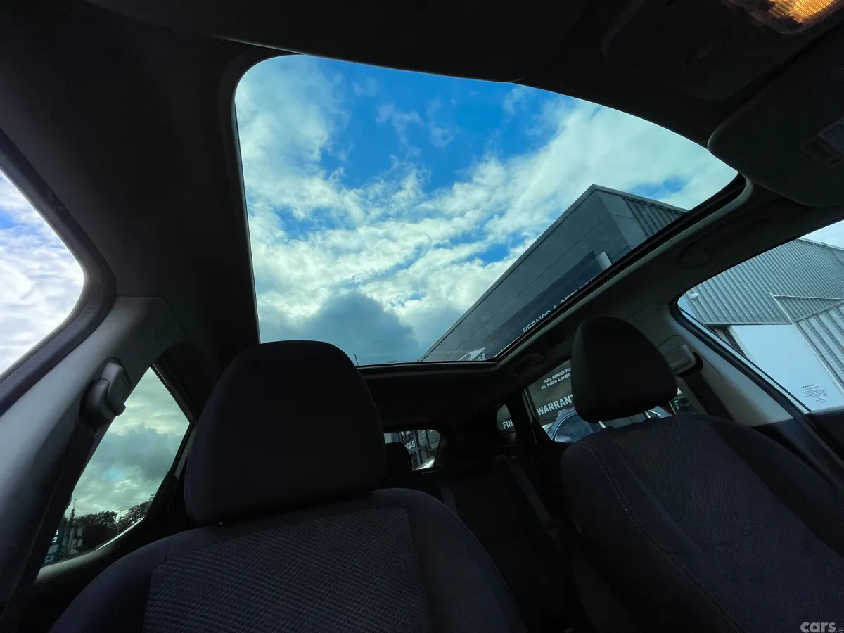 Nissan Qashqai Hatchback, Diesel, 2016, White