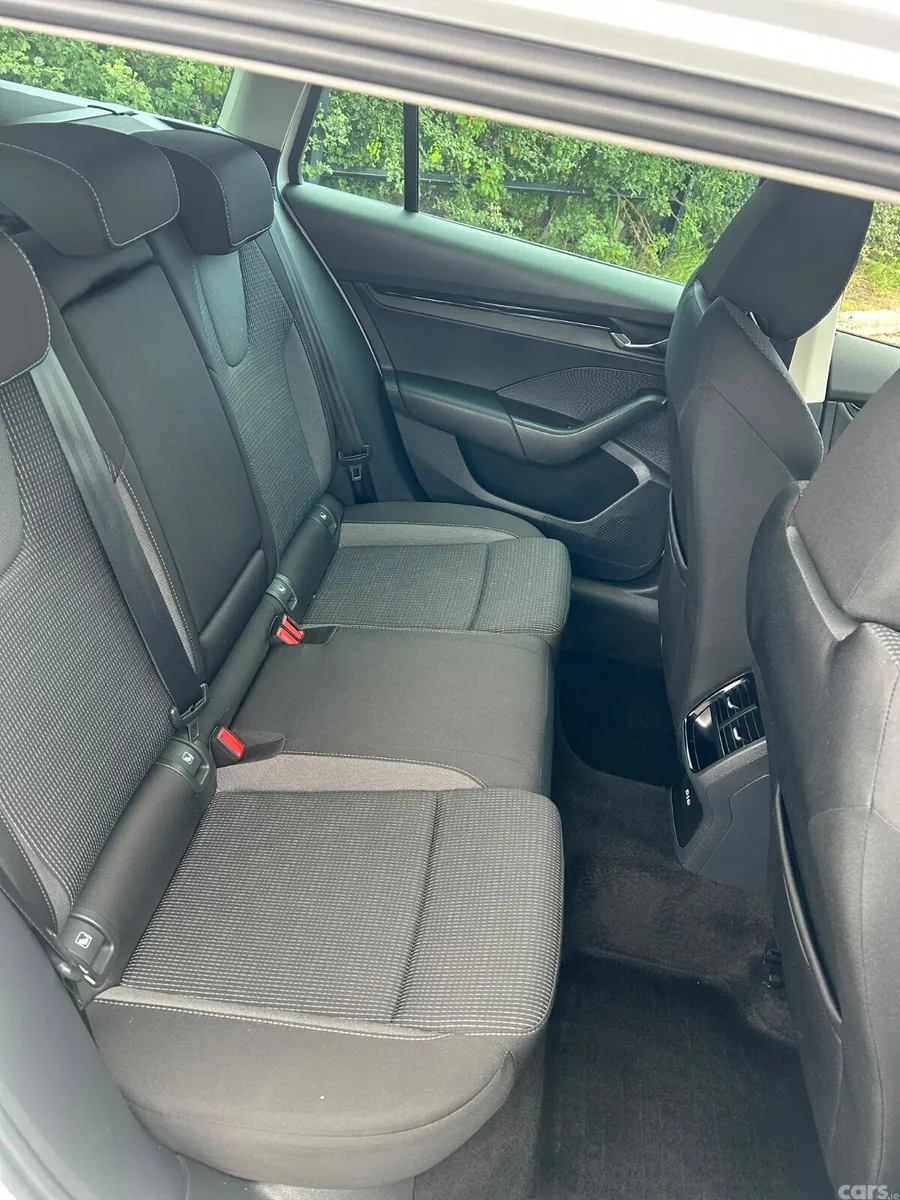 Skoda Octavia Estate, Diesel, 2024, White