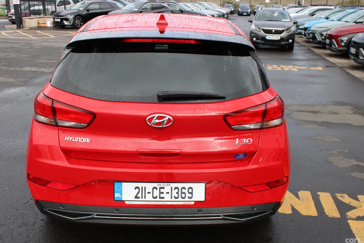 Hyundai i30 Hatchback, Petrol, 2021, Red