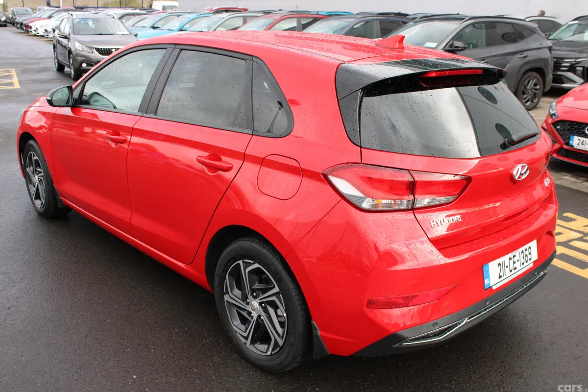 Hyundai i30 Hatchback, Petrol, 2021, Red