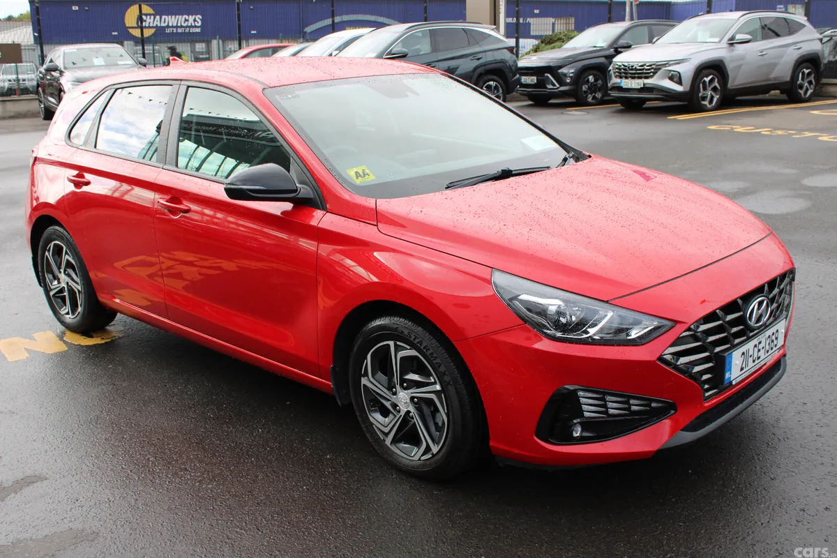 Hyundai i30 Hatchback, Petrol, 2021, Red