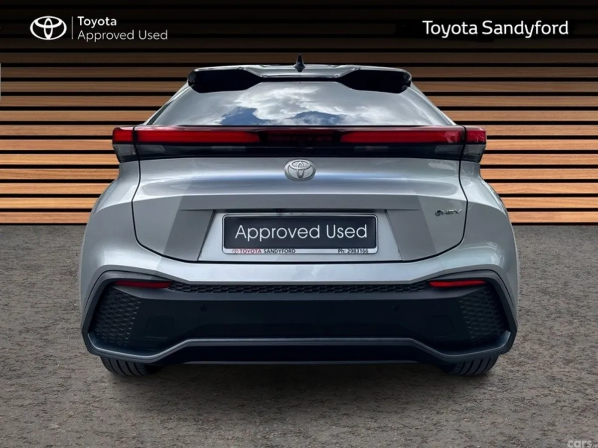 Toyota C-HR SUV, Petrol Hybrid, 2024, Silver