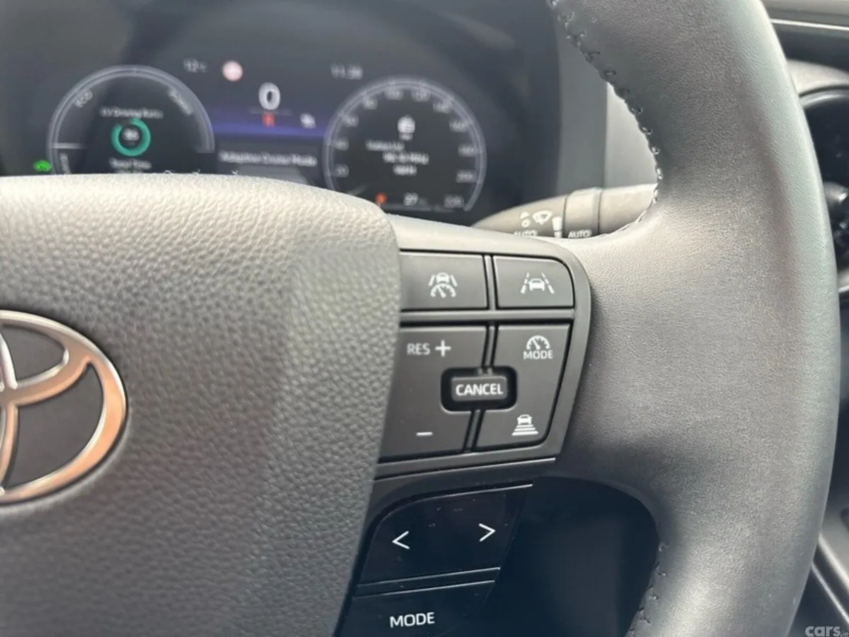 Toyota C-HR SUV, Petrol Hybrid, 2024, Silver