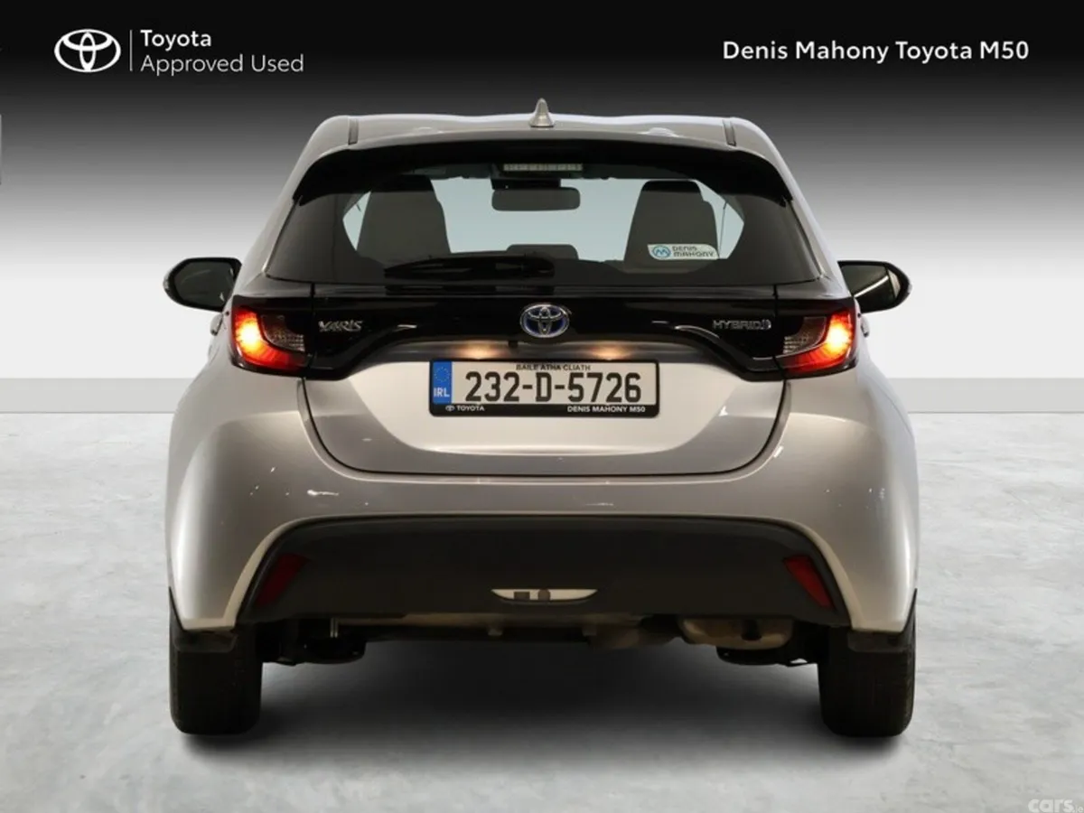 Toyota Yaris Hatchback, Petrol Hybrid, 2023, Silver