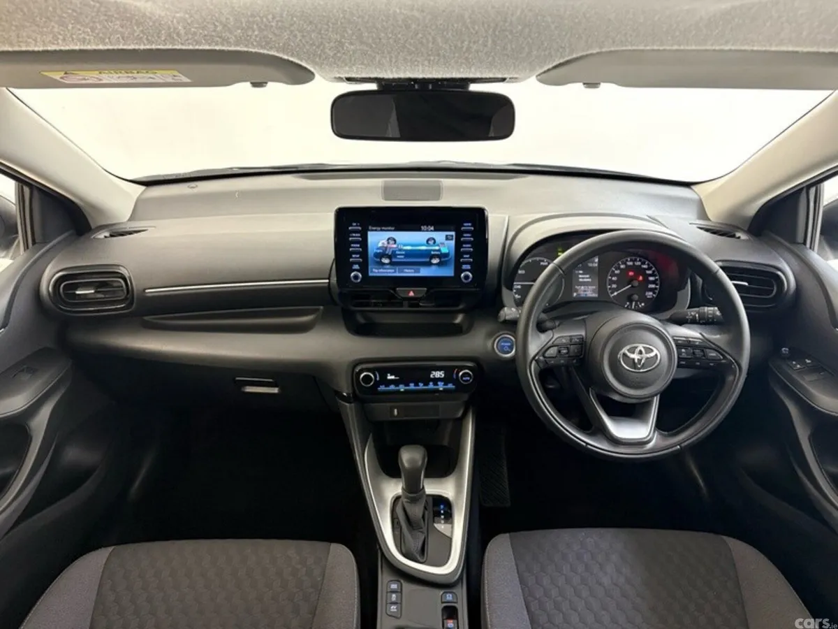 Toyota Yaris Hatchback, Petrol Hybrid, 2023, Silver