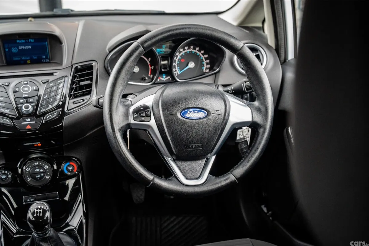 Ford Fiesta Hatchback, Petrol, 2017, White
