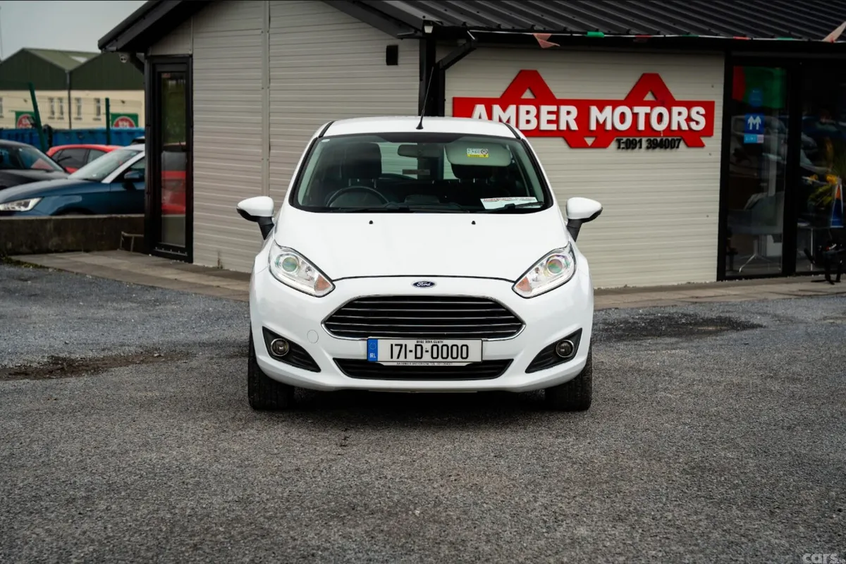 Ford Fiesta Hatchback, Petrol, 2017, White