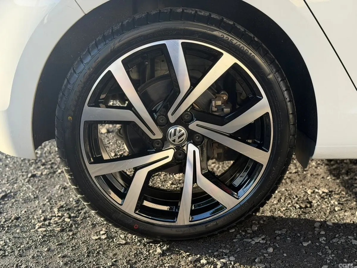 Volkswagen Golf Hatchback, Petrol, 2018, White