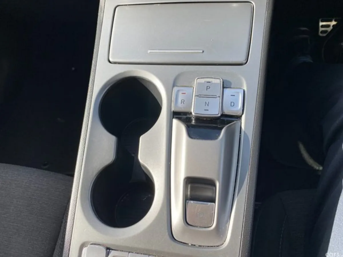 Hyundai KONA Hatchback, Electric, 2023, White