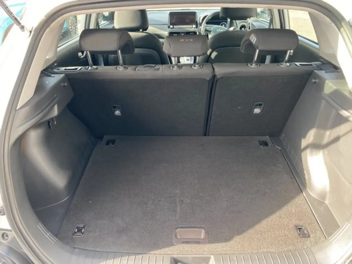 Hyundai KONA Hatchback, Electric, 2023, White