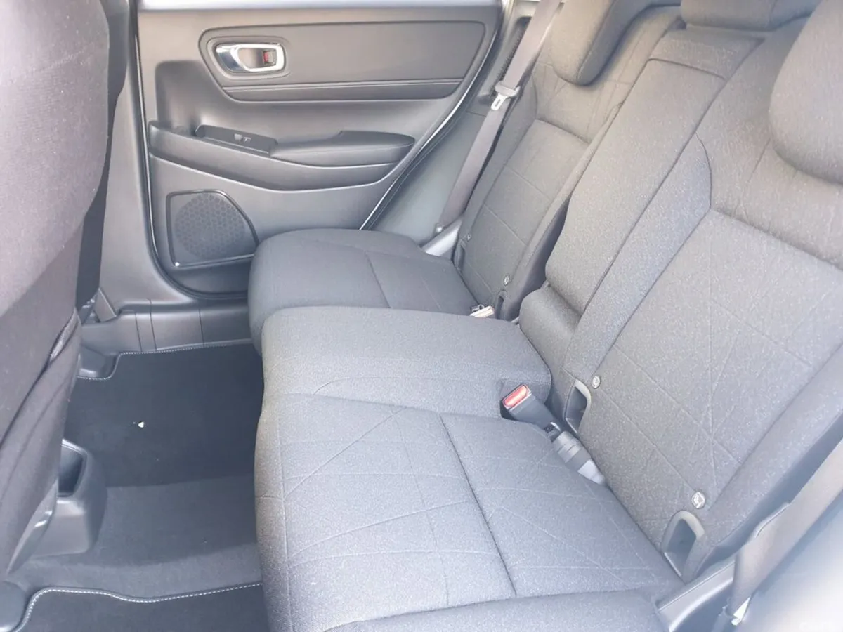 Honda HR-V Hatchback, Petrol Hybrid, 2025, White