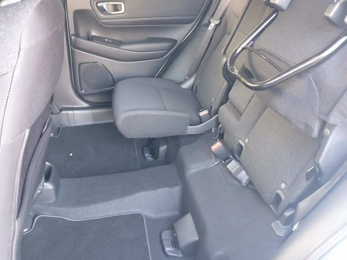 Honda HR-V Hatchback, Petrol Hybrid, 2025, White
