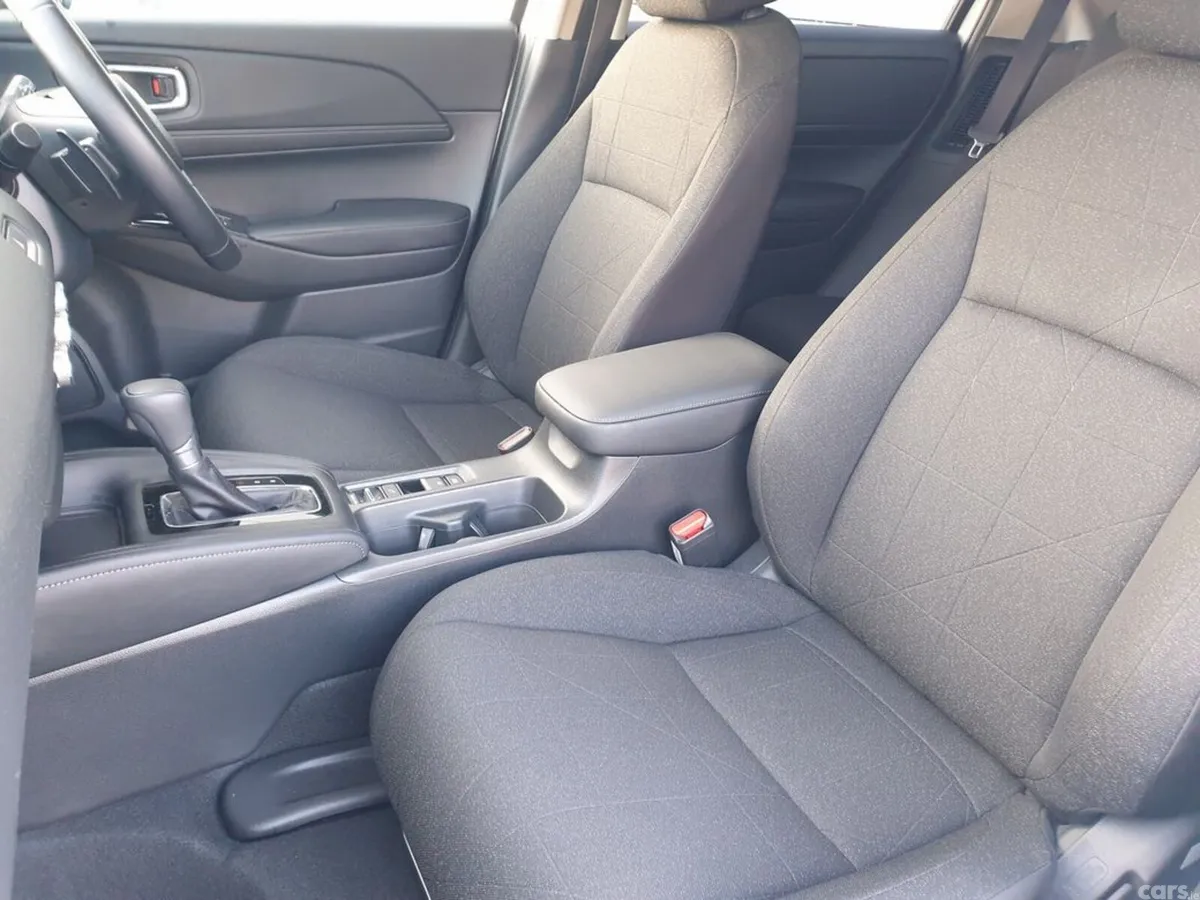 Honda HR-V Hatchback, Petrol Hybrid, 2025, White