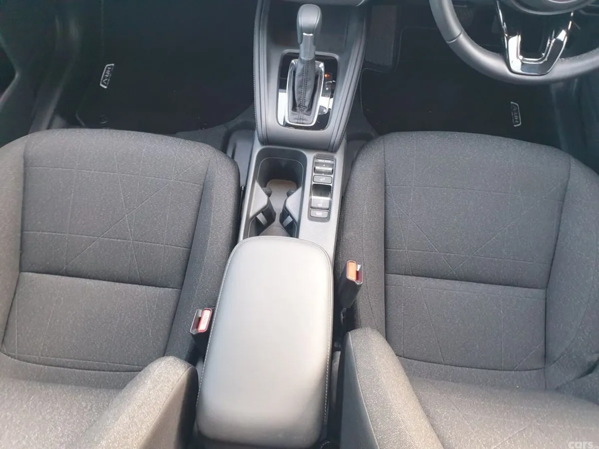 Honda HR-V Hatchback, Petrol Hybrid, 2025, White