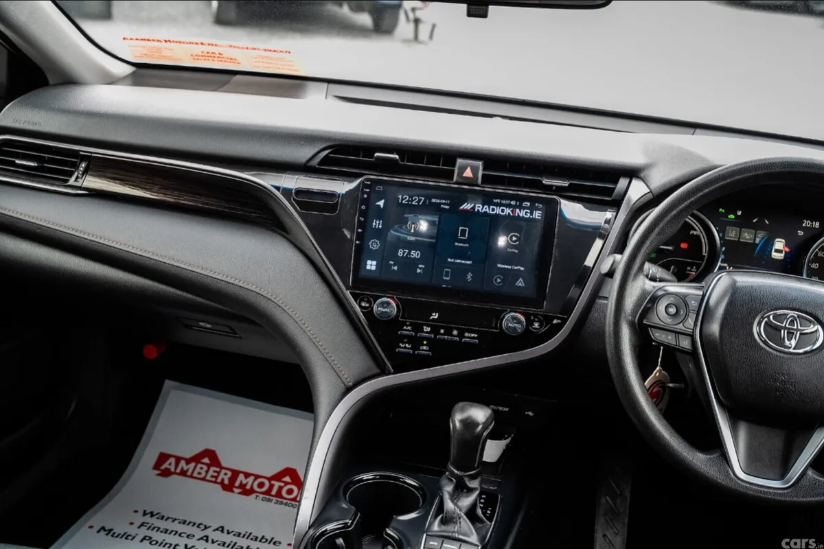 Toyota Camry Saloon, Petrol Hybrid, 2021, Silver
