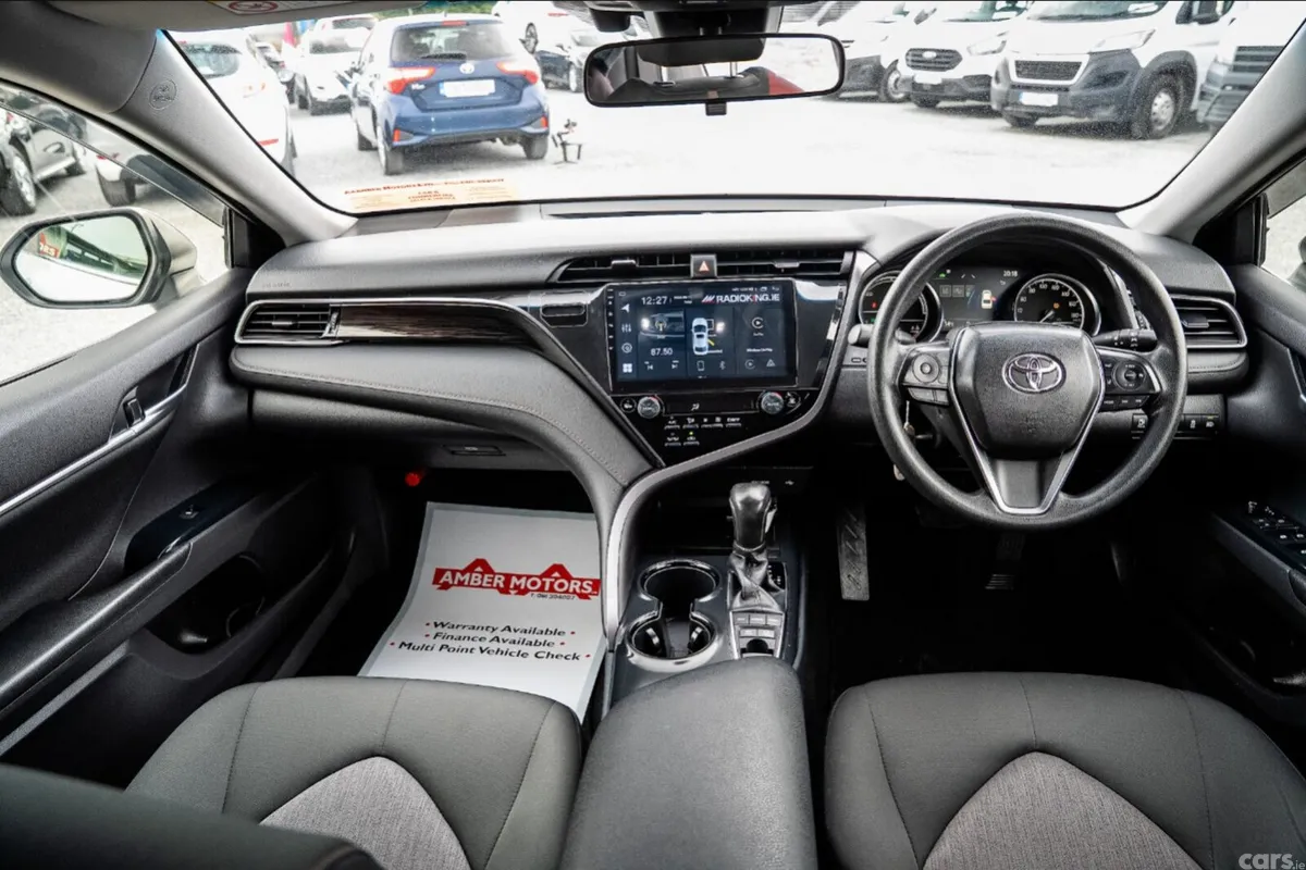 Toyota Camry Saloon, Petrol Hybrid, 2021, Silver