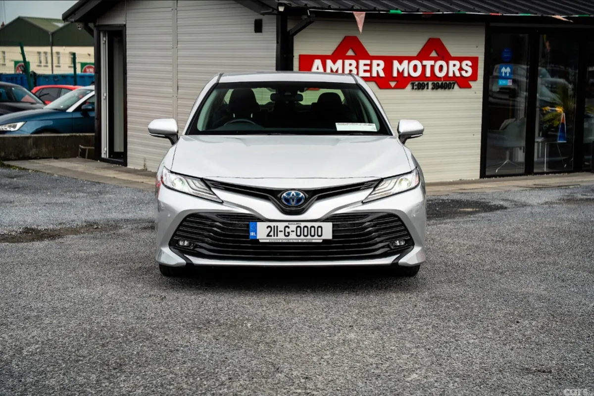 Toyota Camry Saloon, Petrol Hybrid, 2021, Silver