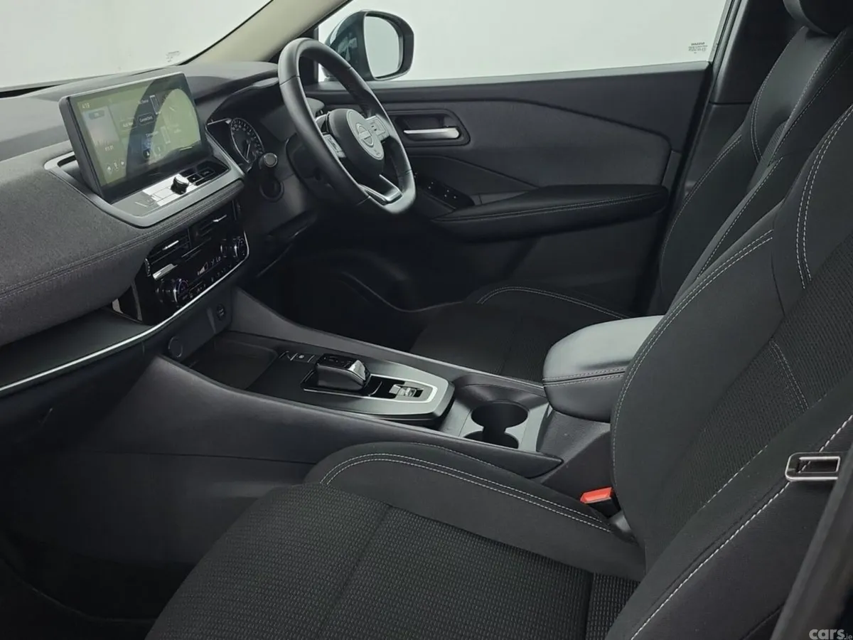Nissan Qashqai MPV, Petrol Hybrid, 2025, Green