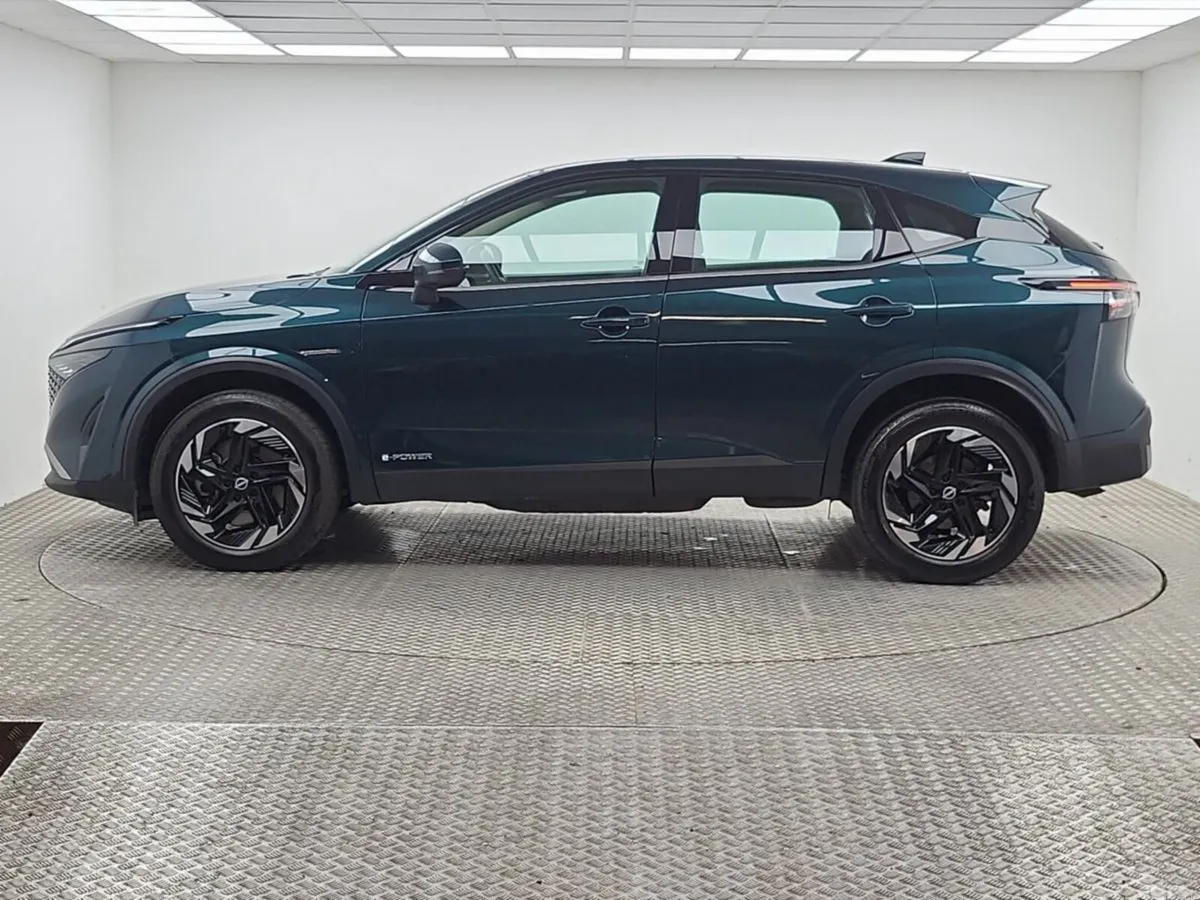 Nissan Qashqai MPV, Petrol Hybrid, 2025, Green
