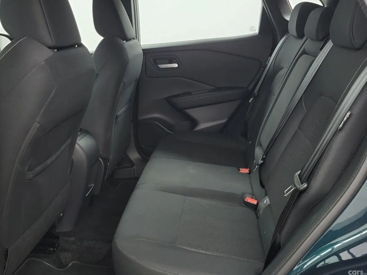 Nissan Qashqai MPV, Petrol Hybrid, 2025, Green
