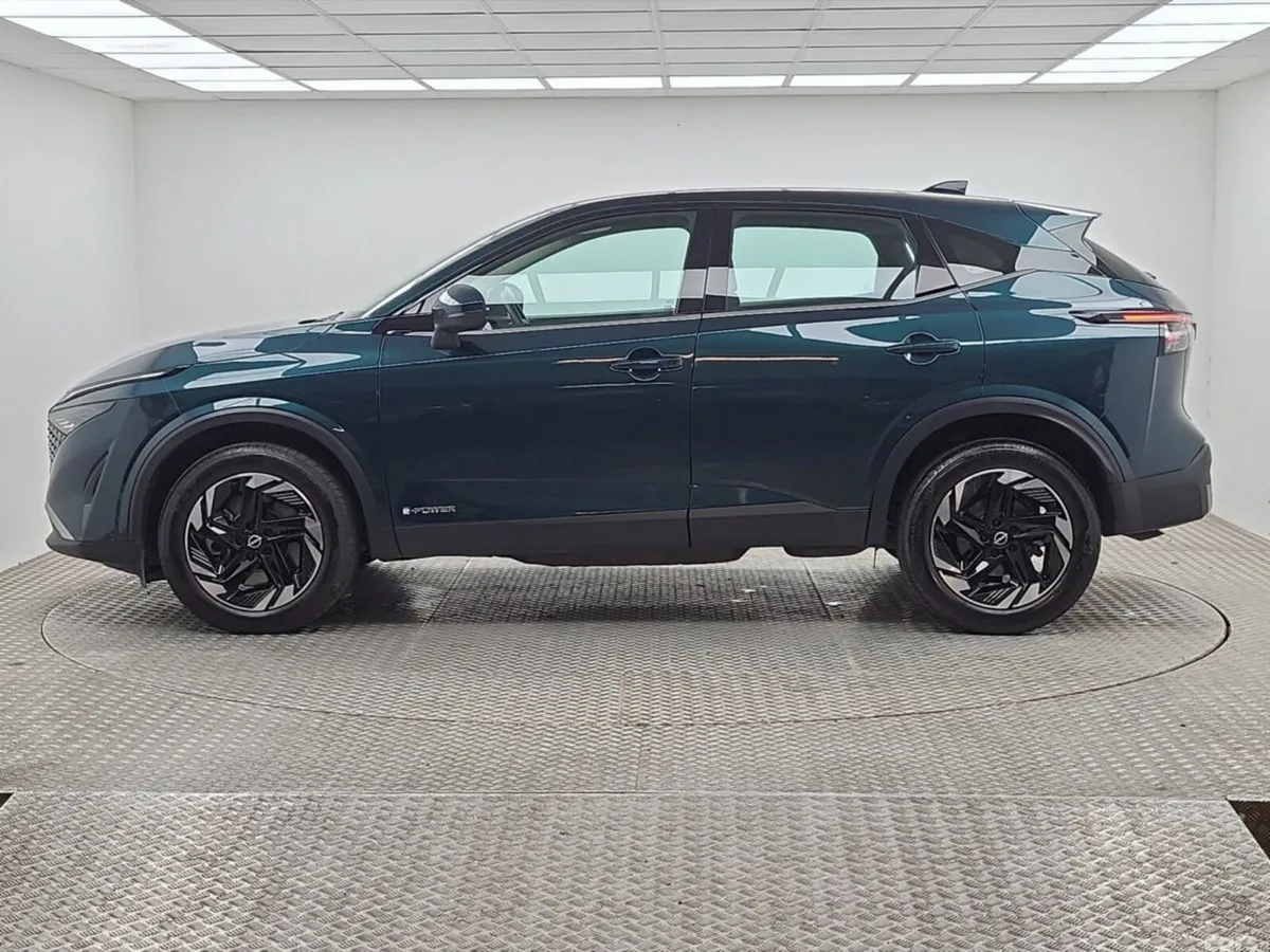 Nissan Qashqai MPV, Petrol Hybrid, 2025, Green