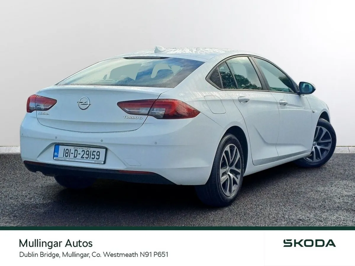Opel Insignia Hatchback, Diesel, 2018, White