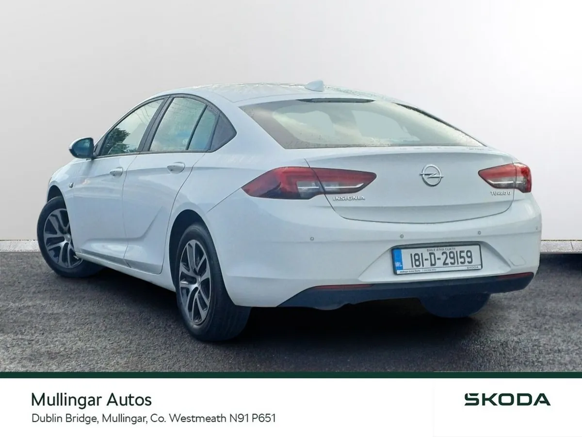Opel Insignia Hatchback, Diesel, 2018, White
